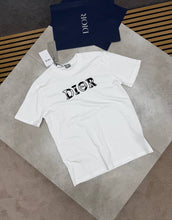 Load image into Gallery viewer, T-shirt