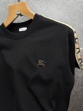 Load image into Gallery viewer, T-shirt