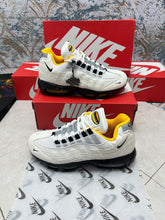 Load image into Gallery viewer, Shoes