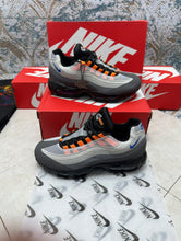 Load image into Gallery viewer, Shoes