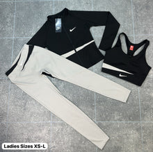 Load image into Gallery viewer, Tracksuit women