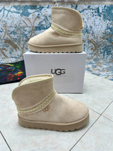 Load image into Gallery viewer, Shoes