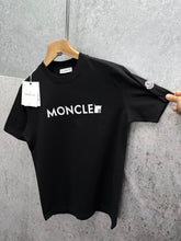 Load image into Gallery viewer, T-shirt