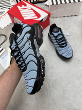 Load image into Gallery viewer, Shoes