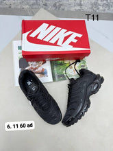 Load image into Gallery viewer, Shoes