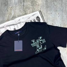 Load image into Gallery viewer, T-shirt
