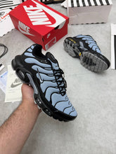 Load image into Gallery viewer, Shoes