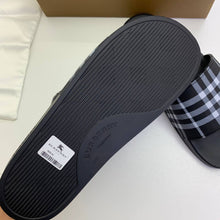 Load image into Gallery viewer, Slipper