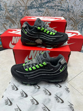 Load image into Gallery viewer, Shoes