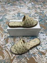 Load image into Gallery viewer, Slipper