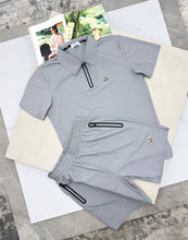 Load image into Gallery viewer, Tshirt