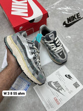 Load image into Gallery viewer, Shoes