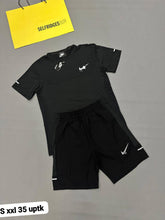 Load image into Gallery viewer, Tshirt
