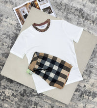 Load image into Gallery viewer, Tshirt
