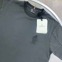 Load image into Gallery viewer, T-shirt