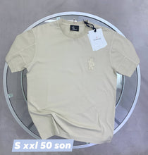 Load image into Gallery viewer, T-shirt