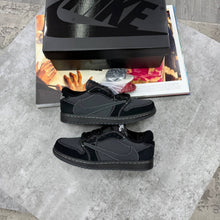 Load image into Gallery viewer, Shoes
