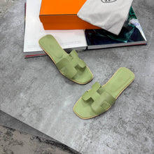 Load image into Gallery viewer, Slipper