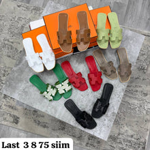 Load image into Gallery viewer, Slipper