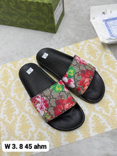 Load image into Gallery viewer, Slipper