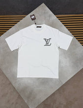 Load image into Gallery viewer, Tshirt
