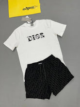 Load image into Gallery viewer, T-shirt