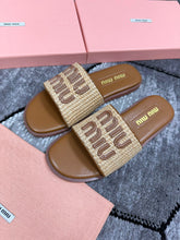 Load image into Gallery viewer, Slipper