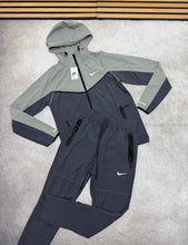 Load image into Gallery viewer, Tracksuit men