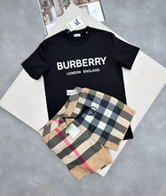 Load image into Gallery viewer, T-shirt