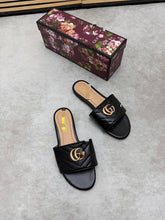 Load image into Gallery viewer, Slipper