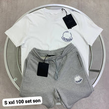 Load image into Gallery viewer, T-shirt