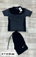 Load image into Gallery viewer, Tshirt
