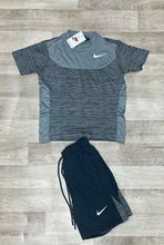 Load image into Gallery viewer, Tshirt