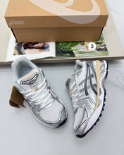 Load image into Gallery viewer, Shoes