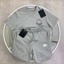Load image into Gallery viewer, T-shirt