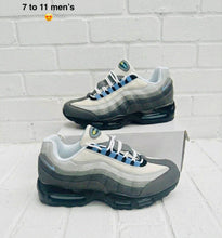 Load image into Gallery viewer, Shoes