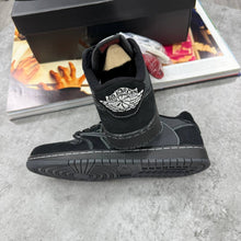 Load image into Gallery viewer, Shoes