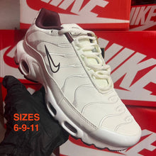 Load image into Gallery viewer, Shoes