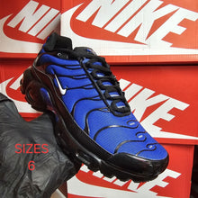 Load image into Gallery viewer, Shoes
