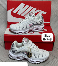 Load image into Gallery viewer, Shoes