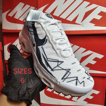 Load image into Gallery viewer, Shoes