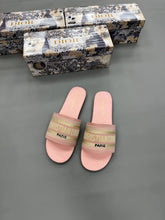Load image into Gallery viewer, Slipper
