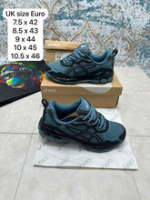 Load image into Gallery viewer, Shoes