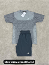 Load image into Gallery viewer, Tshirt