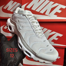 Load image into Gallery viewer, Shoes
