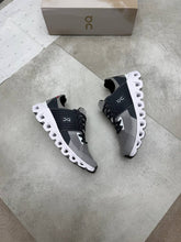 Load image into Gallery viewer, Shoes
