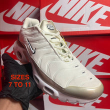 Load image into Gallery viewer, Shoes