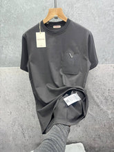 Load image into Gallery viewer, Tshirt