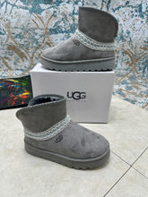 Load image into Gallery viewer, Shoes