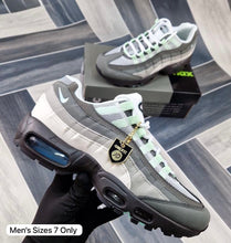 Load image into Gallery viewer, Shoes
